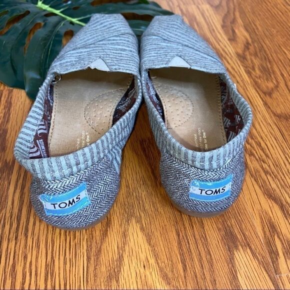 Toms *Retired* Movember Gray Striped Mustache Shoe - Picture 4 of 6